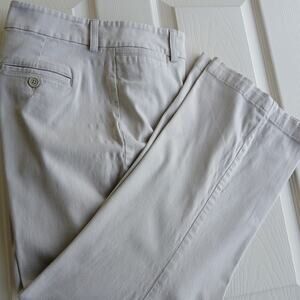Lee Just Below the Waist Khaki White Slacks size 16S short slimming trousers